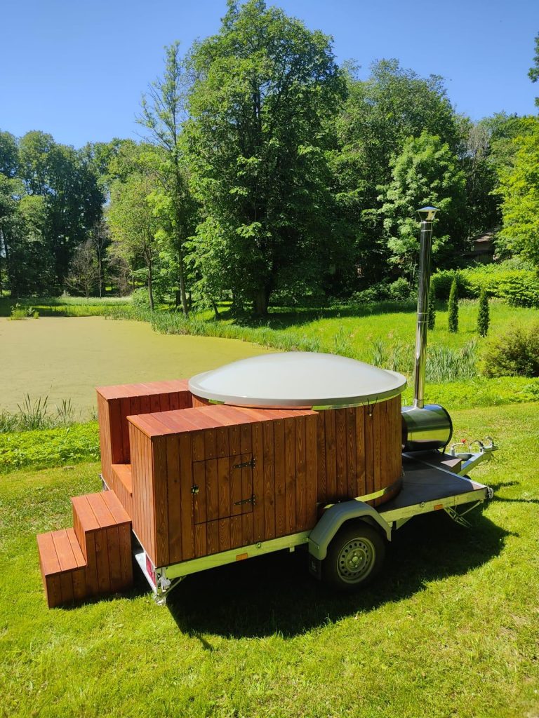 Houtgestookte hottubs: Geniet van warmte en ontspanning in de buitenlucht