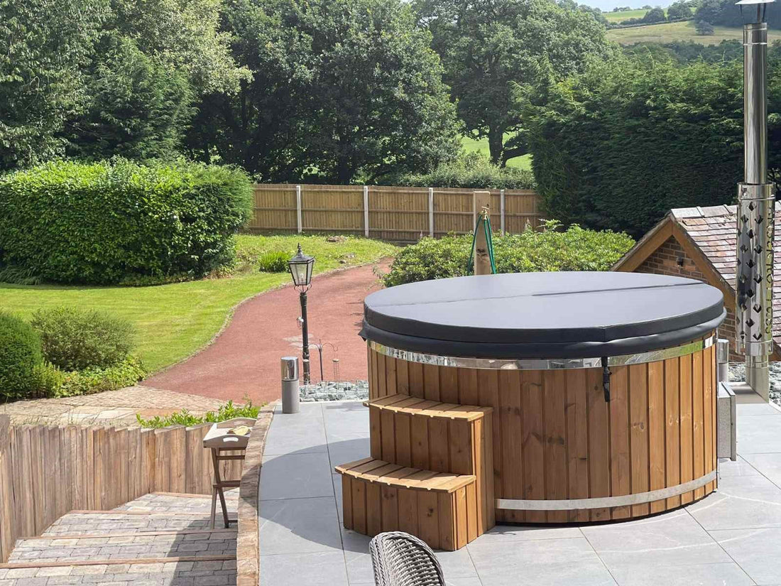 Houtgestookte hottubs: Geniet van warmte en ontspanning in de buitenlucht