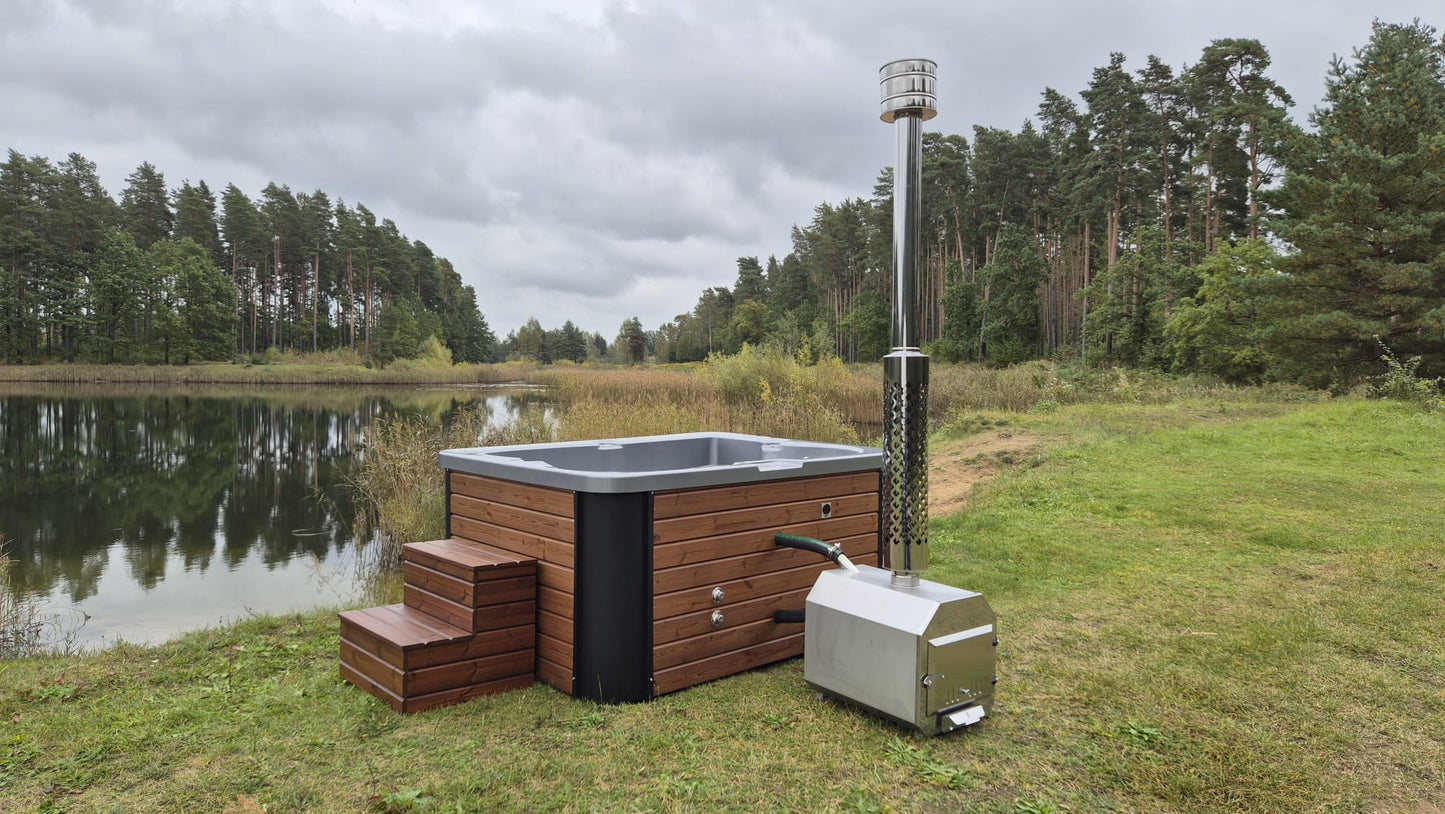 Ubud – Vierkante Luxe Hot Tub met Externe Houtkachel - Massagejets, LED-Verlichting, Bubbelsysteem en Vrije Kleurkeuze