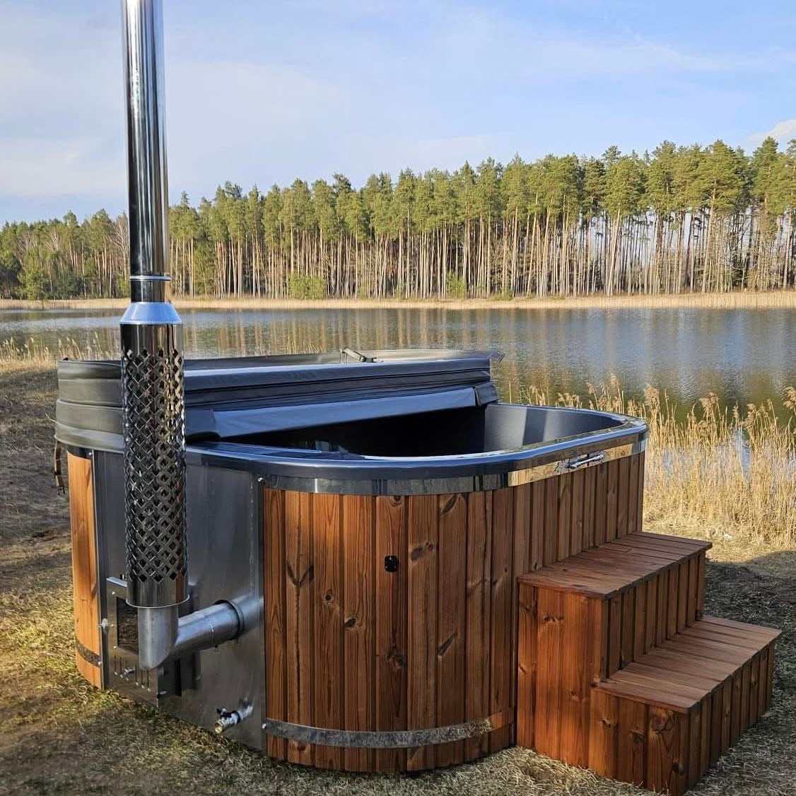 Malmo – Vierkante Luxe Hot Tub met Geïntegreerde Houtkachel - Massagejets, LED-Verlichting, Bubbelsysteem en Vrije Kleurkeuze