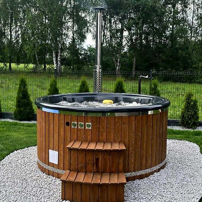 Uppsala – Thermohout Rond Hottub met Geïntegreerde Houtkachel - Massagejets, LED-Verlichting, Bubbelsysteem en Vrije Kleurkeuze